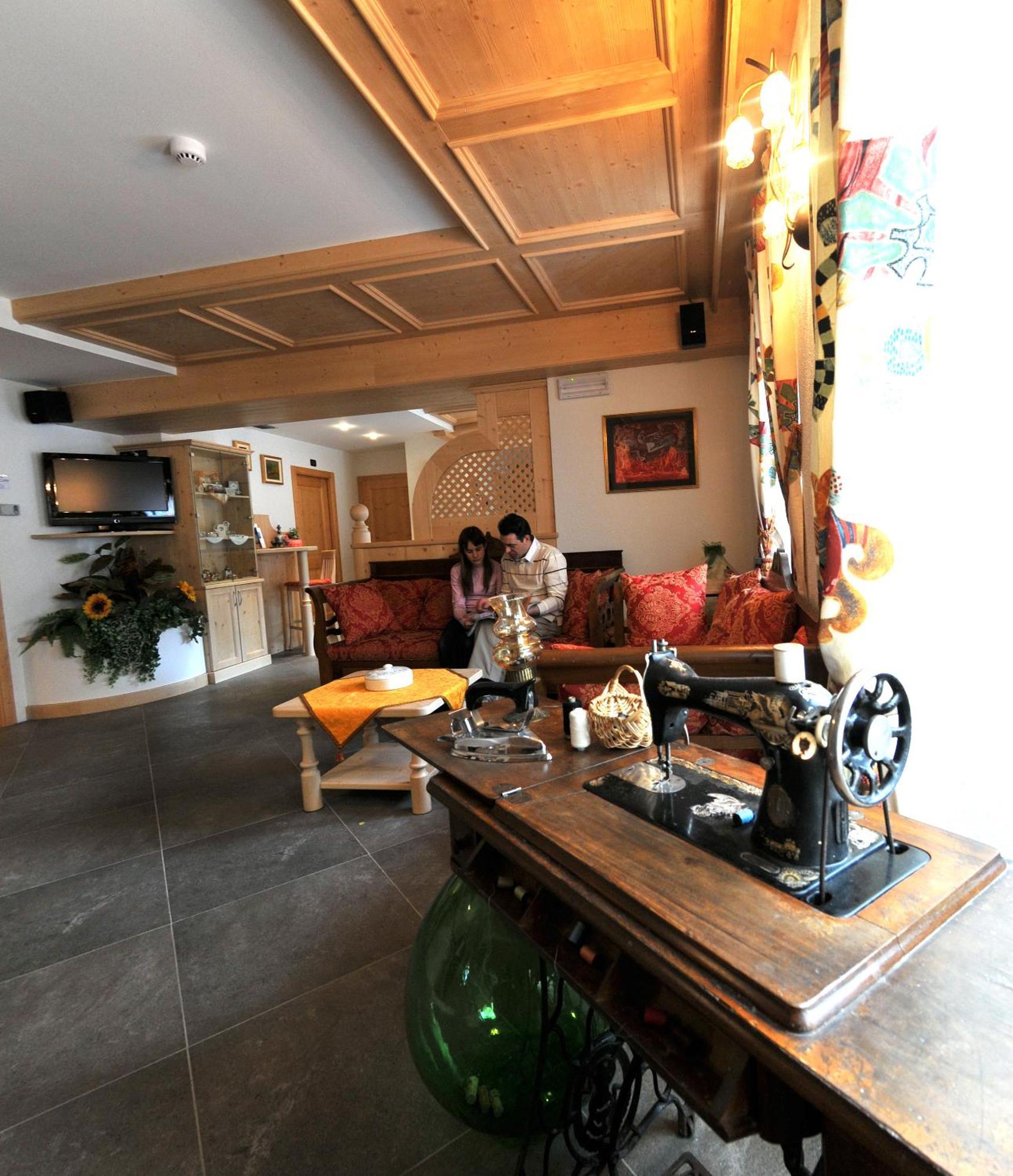 Hotel Il Maniero Ossana Eksteriør bilde