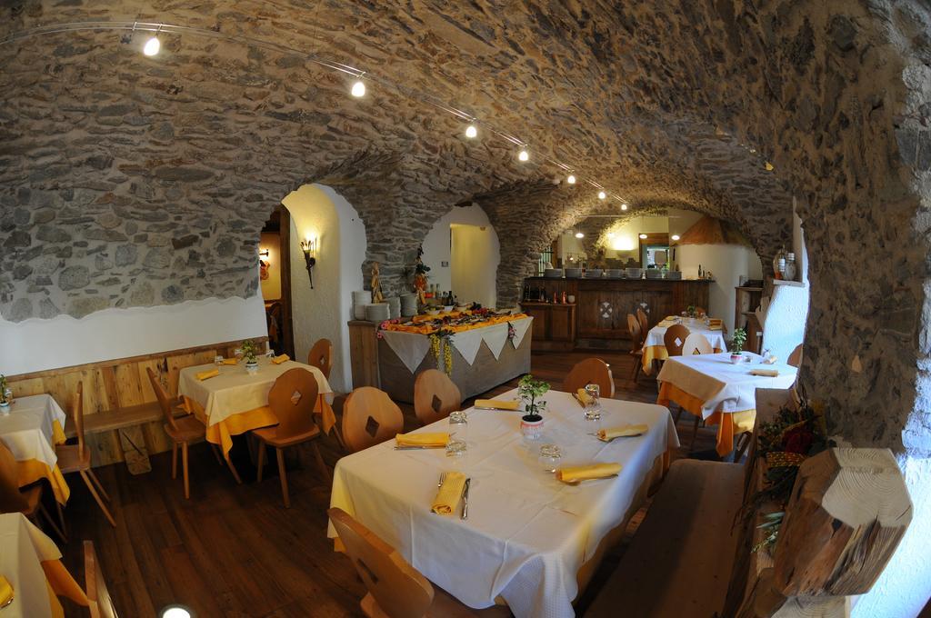 Hotel Il Maniero Ossana Eksteriør bilde